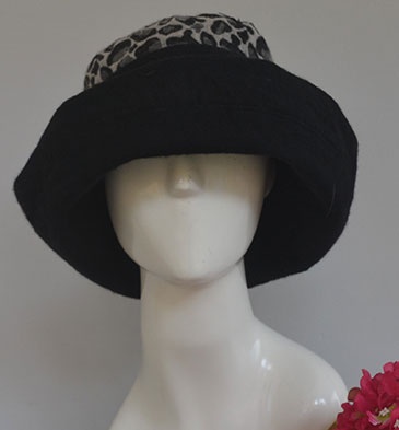 Merino Hat with Animal Pattern